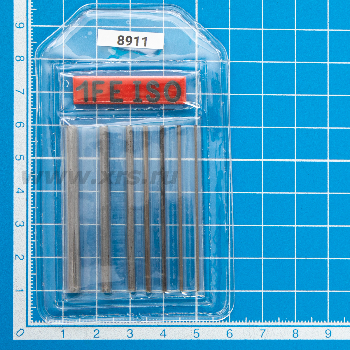 Проволочный эталон 1FE ISO (50 мм) на коврике с размерной сеткой